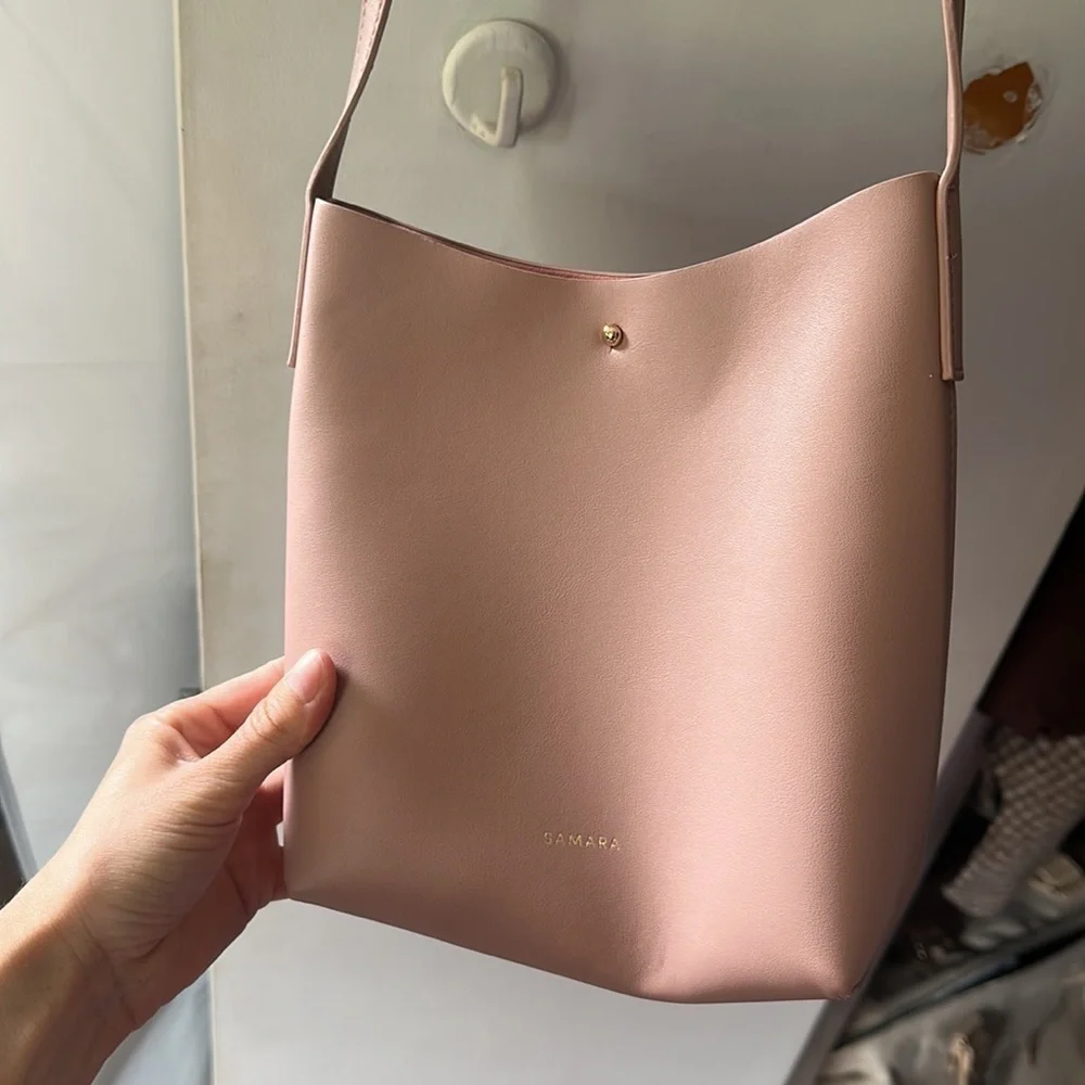 Samara pale pink crossbody bag
